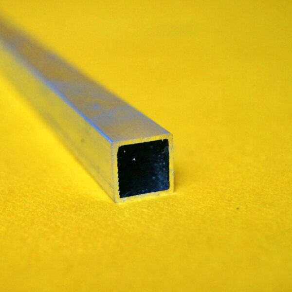 Profil aluminiowy kwadratowy 15x15x1mm